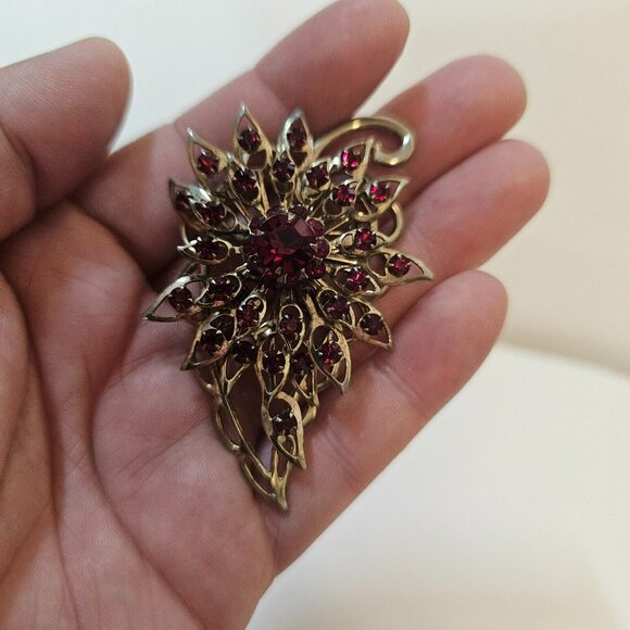 Gold Tone Leaf Shape Red Rhinestone Brooch Floral Flower Pin Unmarked - Picture 9 of 11